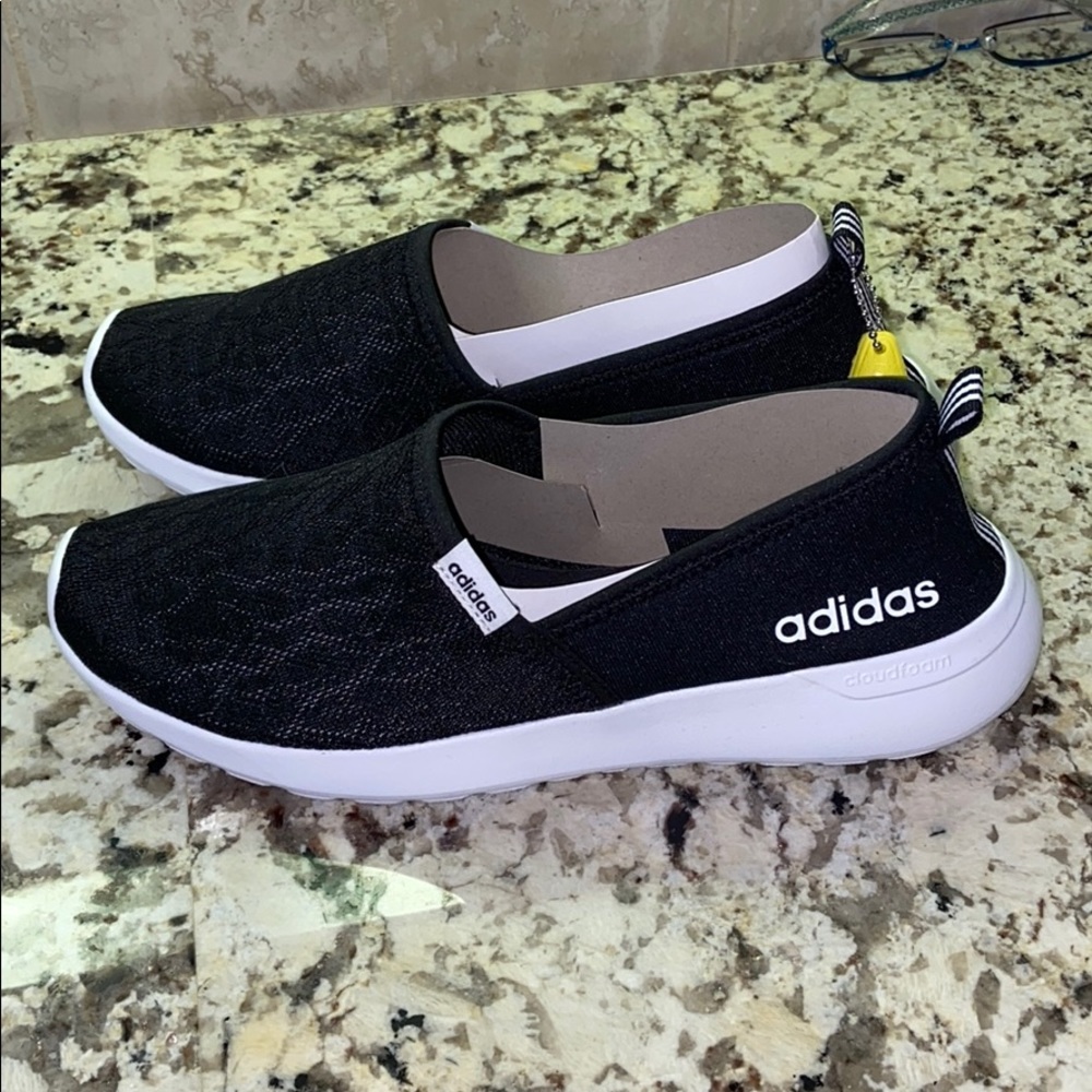 New with tags Adidas Neo Women Cloudfoam Slip Ons
